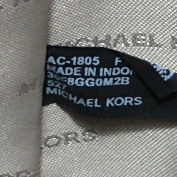 💥Offers Welcome💥Michael Kors Gloria Signature Crossbody Bag - Picture 15 of 16